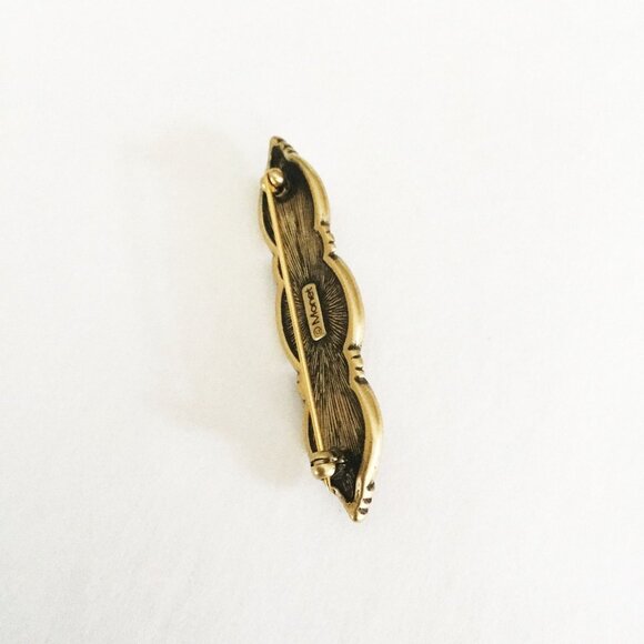 Monet brooch bar pin gold tone and oval cabochon antiqued gold color classic pin - Picture 2 of 3